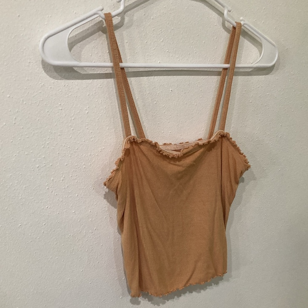 American Eagle staple piece ruffle crop